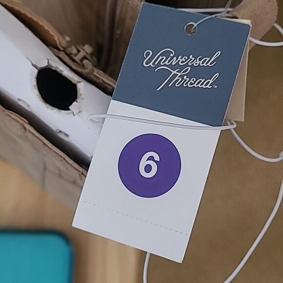 Universal Threads solid tan womens boots size 6 nwt side zip carmel booties boot - Picture 17 of 17